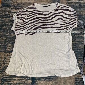 Apt. 9 Black and White Zebra Print Short Sleeve Top Sz L